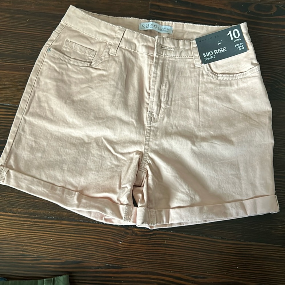 Brand new mid rise pink shorts